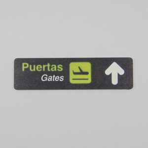 Cartel Aeropuerto Puertas